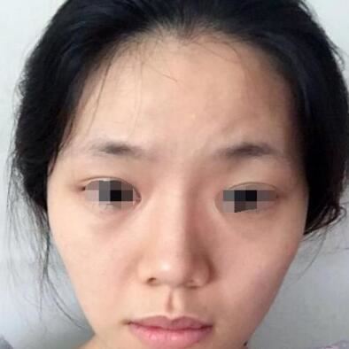 李纯青