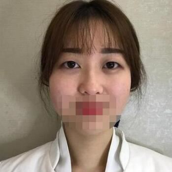 李纯青