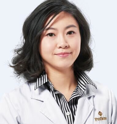杨荞榕