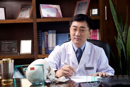 李沁奕