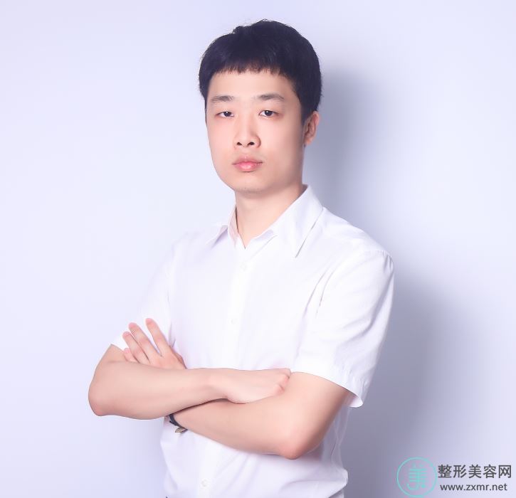 邹巍